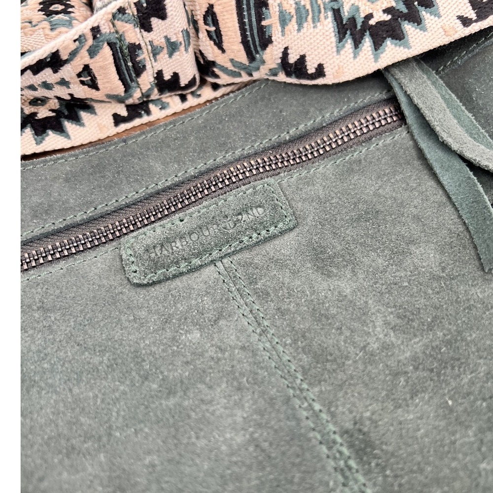 Harbour 2nd Green Suede Crossbody Bag Boho Guitar Strap Tassel Messenger - Picture 2 of 9